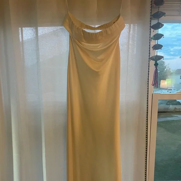 Satin Midi Dress with open back - Picture 6 of 7